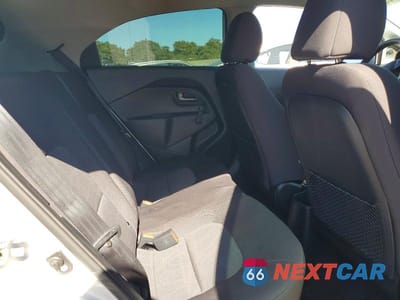 Zdjęcie 10 z 12 samochodu: 2016 KIA RIO LX VIN:KNADM5A32G6621580 - miniatura
