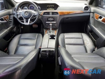 Zdjęcie 8 z 12 samochodu: 2013 MERCEDES-BENZ C 300 4MATIC VIN:WDDGF8AB1DR251774 - miniatura