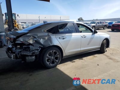 Trzecie zdjęcie samochodu z tyłu: 2024 HONDA ACCORD HYBRID EXL VIN:1HGCY2F66RA072410 - miniatura
