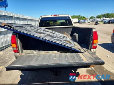 Zdjęcie 6 z 12 samochodu: 2003 GMC SIERRA K2500 HEAVY DUTY VIN:1GTHK23U73F129040 - miniatura