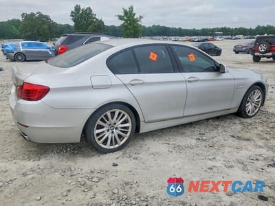 Trzecie zdjęcie samochodu z tyłu: 2011 BMW 5 SERIES 550 I VIN:WBAFR9C56BC758225 - miniatura