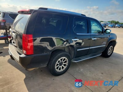 Trzecie zdjęcie samochodu z tyłu: 2009 CADILLAC ESCALADE LUXURY VIN:1GYFK232X9R144056 - miniatura