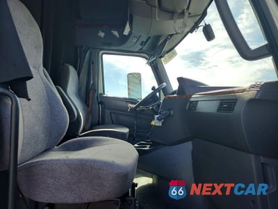 Zdjęcie 6 z 10 samochodu: 2019 INTERNATIONAL LT625 SEMI TRUCK VIN:3HSDZTZR2KN649519 - miniatura