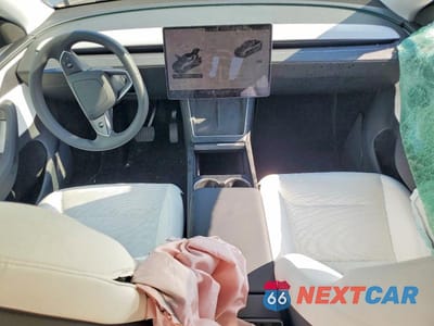 Zdjęcie 8 z 12 samochodu: 2026 TESLA MODEL Y VIN:7SAYGDEE6TA450767 - miniatura
