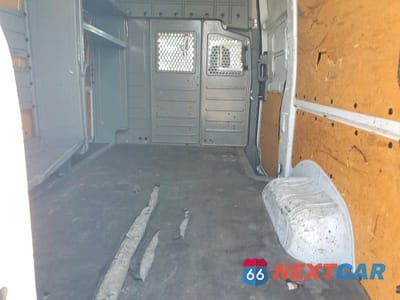 Zdjęcie 10 z 13 samochodu: 2018 NISSAN NV 2500 HD SV VIN:1N6BF0LY0JN807595 - miniatura
