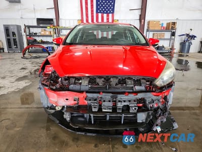 Piąte zdjęcie samochodu w środku: 2016 FORD FOCUS SE VIN:1FADP3FE9GL361033 - miniatura