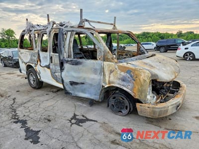 Czwarte zdjęcie samochodu z boku: 2019 CHEVROLET EXPRESS G2500 LS VIN:1GAWGEFP4K1362216 - miniatura