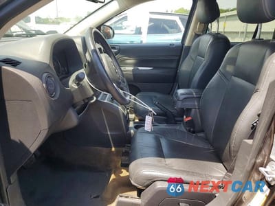 Zdjęcie 7 z 13 samochodu: 2016 JEEP COMPASS LATITUDE VIN:1C4NJDEB5GD706999 - miniatura