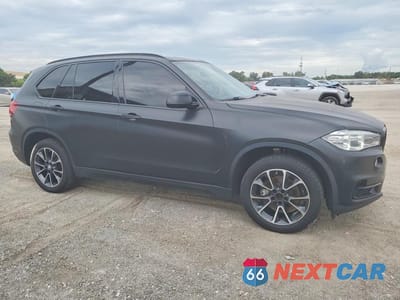 Czwarte zdjęcie samochodu z boku: 2018 BMW X5 XDRIVE35I VIN:5UXKR0C50J0X83603 - miniatura