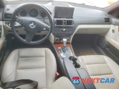 Zdjęcie 8 z 13 samochodu: 2009 MERCEDES-BENZ C 30 VIN:WDDGF54X39R071970 - miniatura