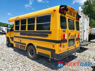 Trzecie zdjęcie samochodu z tyłu: 2014 CHEVROLET EXPRESS G3 - SCHOOL BUS VIN:1GB3G2BG3E1139219 - miniatura