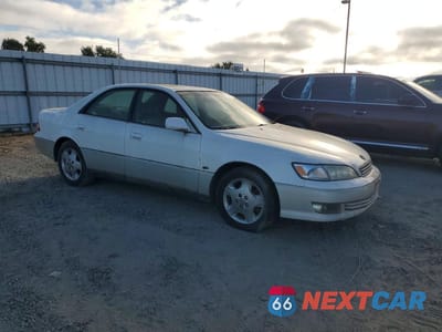 Czwarte zdjęcie samochodu z boku: 2001 LEXUS ES 300 VIN:JT8BF28G710321859 - miniatura