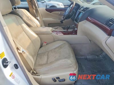 Zdjęcie 7 z 12 samochodu: 2012 LEXUS LS 460 VIN:JTHBL5EF6C5111801 - miniatura