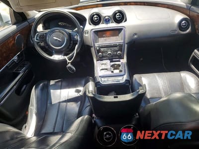 Zdjęcie 8 z 12 samochodu: 2012 JAGUAR XJ VIN:SAJWA1CB9CLV23502 - miniatura
