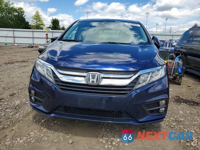 Piąte zdjęcie samochodu w środku: 2018 HONDA ODYSSEY EXL VIN:5FNRL6H74JB020693 - miniatura