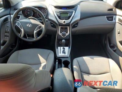 Zdjęcie 8 z 12 samochodu: 2012 HYUNDAI ELANTRA GLS VIN:5NPDH4AE6CH143053 - miniatura