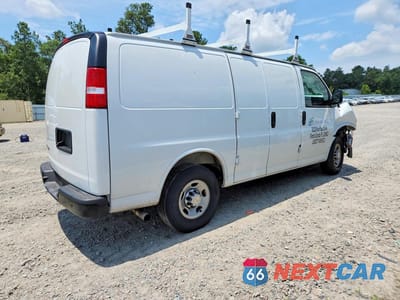 Trzecie zdjęcie samochodu z tyłu: 2026 CHEVROLET EXPRESS G2500 DELIVERY VAN VIN:1GCWGAFP9T1202334 - miniatura