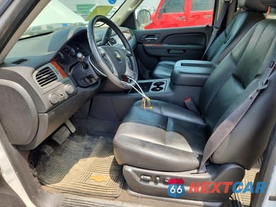 Zdjęcie 7 z 14 samochodu: 2011 CHEVROLET SUBURBAN K1500 LT VIN:1GNSKJE33BR397205 - miniatura