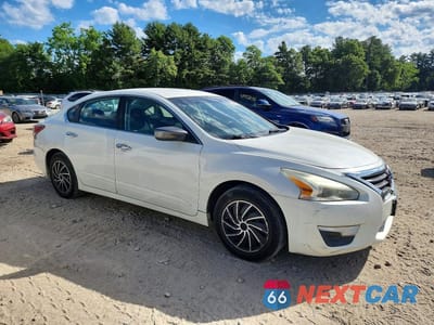 Czwarte zdjęcie samochodu z boku: 2015 NISSAN ALTIMA 2.5 S VIN:1N4AL3AP7FN360991 - miniatura