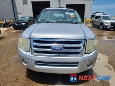Piąte zdjęcie samochodu w środku: 2010 FORD EXPEDITION XLT VIN:1FMJU1F5XAEA88184 - miniatura