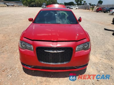 Piąte zdjęcie samochodu w środku: 2016 CHRYSLER 300 S VIN:2C3CCABG4GH144665 - miniatura