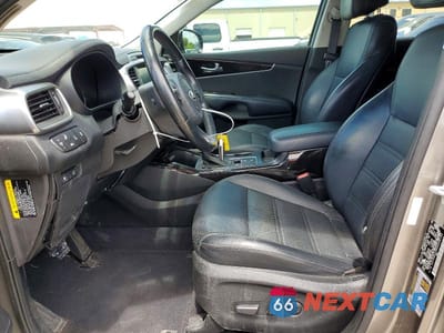 Zdjęcie 7 z 13 samochodu: 2017 KIA SORENTO EX VIN:5XYPH4A50HG306145 - miniatura