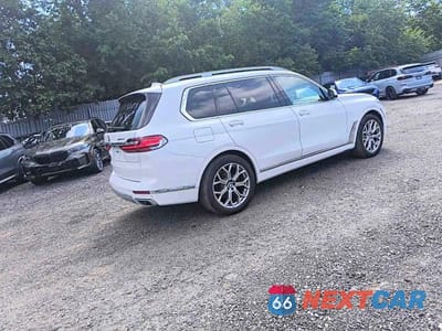 Czwarte zdjęcie samochodu z boku: 2019 BMW X7 XDRIVE40I VIN:5UXCW2C54KL082958 - miniatura