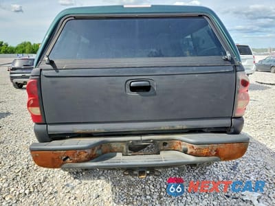 Zdjęcie 6 z 12 samochodu: 2005 CHEVROLET SILVERADO K2500 HEAVY DUTY VIN:1GCHK232X5F900575 - miniatura