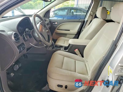 Zdjęcie 7 z 12 samochodu: 2008 FORD TAURUS X SEL VIN:1FMDK02WX8GA35642 - miniatura