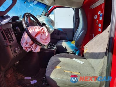 Zdjęcie 7 z 12 samochodu: 2016 GMC SAVANA CUTAWAY G3500 VIN:1GD07RFGXG1319605 - miniatura