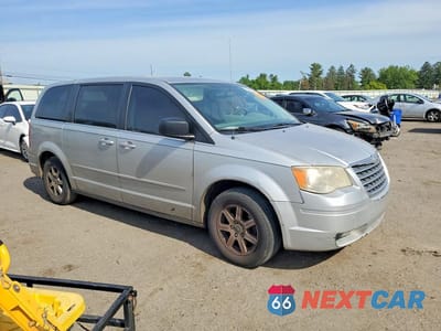 Czwarte zdjęcie samochodu z boku: 2010 CHRYSLER TOWN & COUNTRY LX VIN:2A4RR2D10AR387579 - miniatura