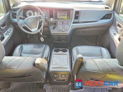 Zdjęcie 8 z 13 samochodu: 2018 TOYOTA SIENNA SE PREMIUM 8-PASSENGER VIN:5TDXZ3DC0JS955065 - miniatura