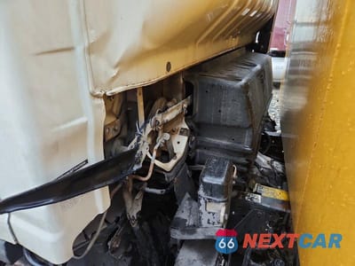 Zdjęcie 12 z 13 samochodu: 2008 ISUZU NQR DUMP TRUCK VIN:JALE5W16787902014 - miniatura
