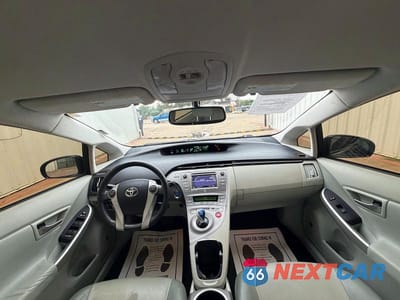 Zdjęcie 9 z 14 samochodu: 2015 TOYOTA PRIUS ONE VIN:JTDKN3DU8F0427525 - miniatura