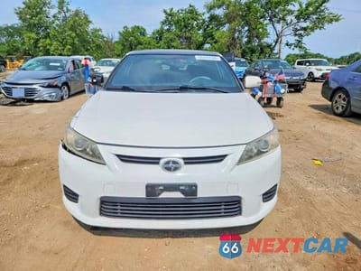 Piąte zdjęcie samochodu w środku: 2011 SCION TC BASE VIN:JTKJF5C74B3018374 - miniatura