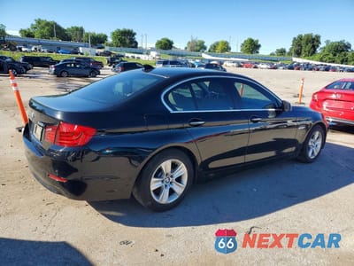 Trzecie zdjęcie samochodu z tyłu: 2013 BMW 528 XI VIN:WBAXH5C58DD115369 - miniatura