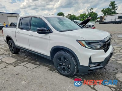 Czwarte zdjęcie samochodu z boku: 2025 HONDA RIDGELINE BLACK EDITION VIN:5FPYK3F86SB027663 - miniatura