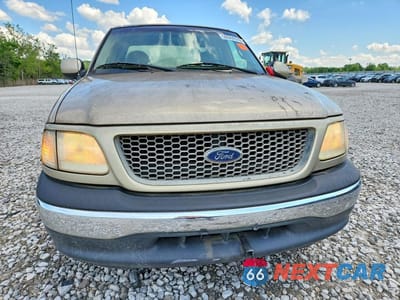 Piąte zdjęcie samochodu w środku: 2000 FORD F150 VIN:1FTZX1728YKB12450 - miniatura