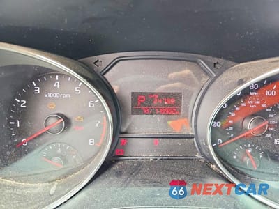 Zdjęcie 9 z 13 samochodu: 2017 KIA SEDONA LX VIN:KNDMB5C18H6228432 - miniatura