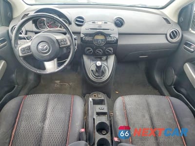Zdjęcie 8 z 12 samochodu: 2012 MAZDA MAZDA2 VIN:JM1DE1LZ1C0141019 - miniatura