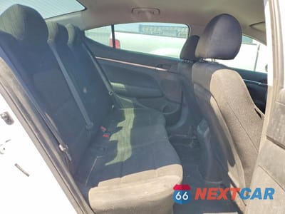 Zdjęcie 10 z 13 samochodu: 2019 HYUNDAI ELANTRA SE VIN:5NPD74LF4KH480277 - miniatura