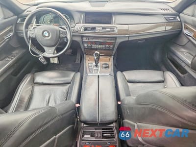 Zdjęcie 8 z 12 samochodu: 2014 BMW 750 LI VIN:WBAYE8C53ED780597 - miniatura