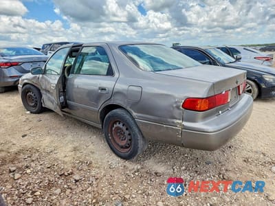 Drugie zdjęcie samochodu z przodu: 2001 TOYOTA CAMRY LE VIN:4T1BG22K01U058789 - miniatura