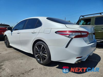 Drugie zdjęcie samochodu z przodu: 2018 TOYOTA CAMRY XSE VIN:4T1B61HK5JU053088 - miniatura