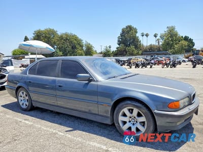 Czwarte zdjęcie samochodu z boku: 2000 BMW 740 IL VIN:WBAGH8349YDP13176 - miniatura