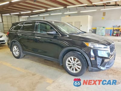 Czwarte zdjęcie samochodu z boku: 2019 KIA SORENTO L VIN:5XYPG4A32KG576258 - miniatura