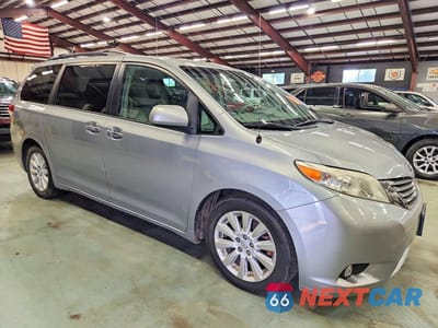 Czwarte zdjęcie samochodu z boku: 2014 TOYOTA SIENNA XLE 7-PASSENGER VIN:5TDDK3DC0ES090711 - miniatura