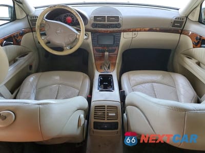 Zdjęcie 8 z 12 samochodu: 2005 MERCEDES-BENZ E 500 VIN:WDBUF70J45A713338 - miniatura