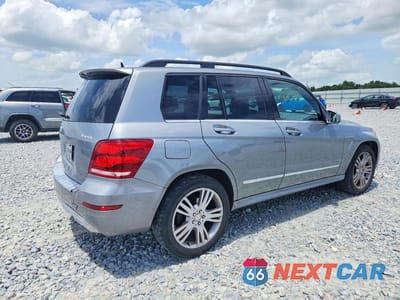 Trzecie zdjęcie samochodu z tyłu: 2015 MERCEDES-BENZ GLK 350 4MATIC VIN:WDCGG8JB5FG436538 - miniatura