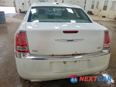 Zdjęcie 6 z 12 samochodu: 2013 CHRYSLER 300 VIN:2C3CCARGXDH533411 - miniatura